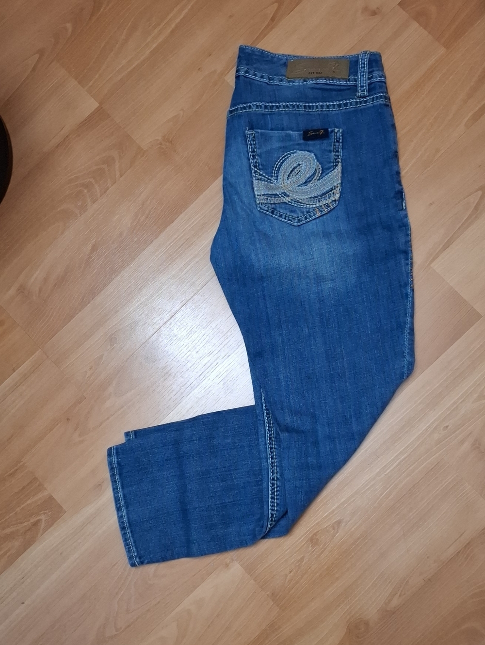 Embellished Pocket Mid-Rise Ankle Length Blue Women’s Jeans